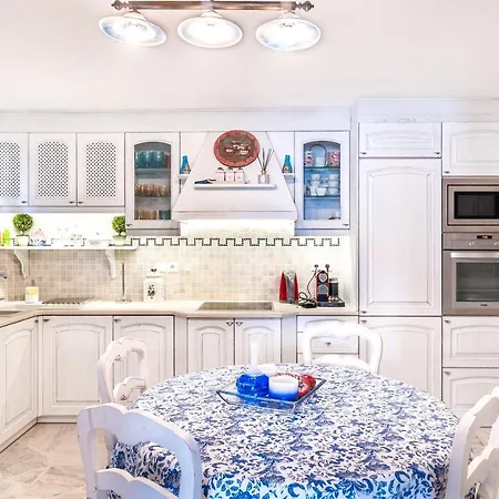 Ifigeneia Luxury Sea View *